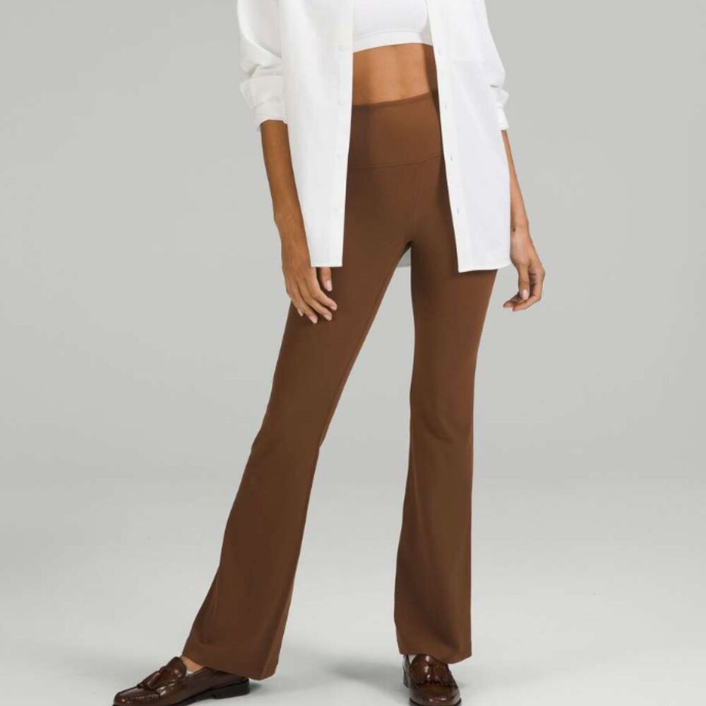 Women Lululemon Groove Super-High-Rise Flared Pant *Nulu Roasted Brown Size 12